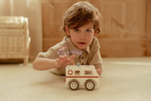 Little Dutch mentőautó figurával 