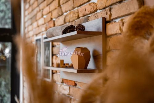 Nest Walnut falipolc